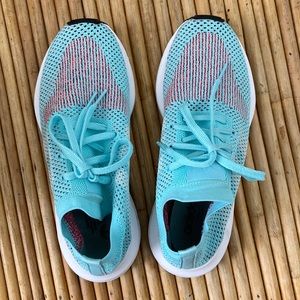 ADIDAS SWIFT RUN PRIMEKNIT SHOES